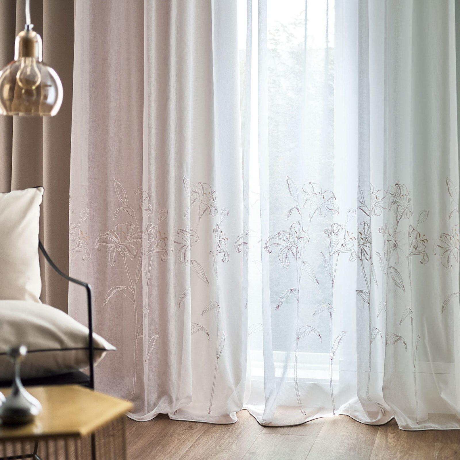 U-5026 Embroideryの画像です