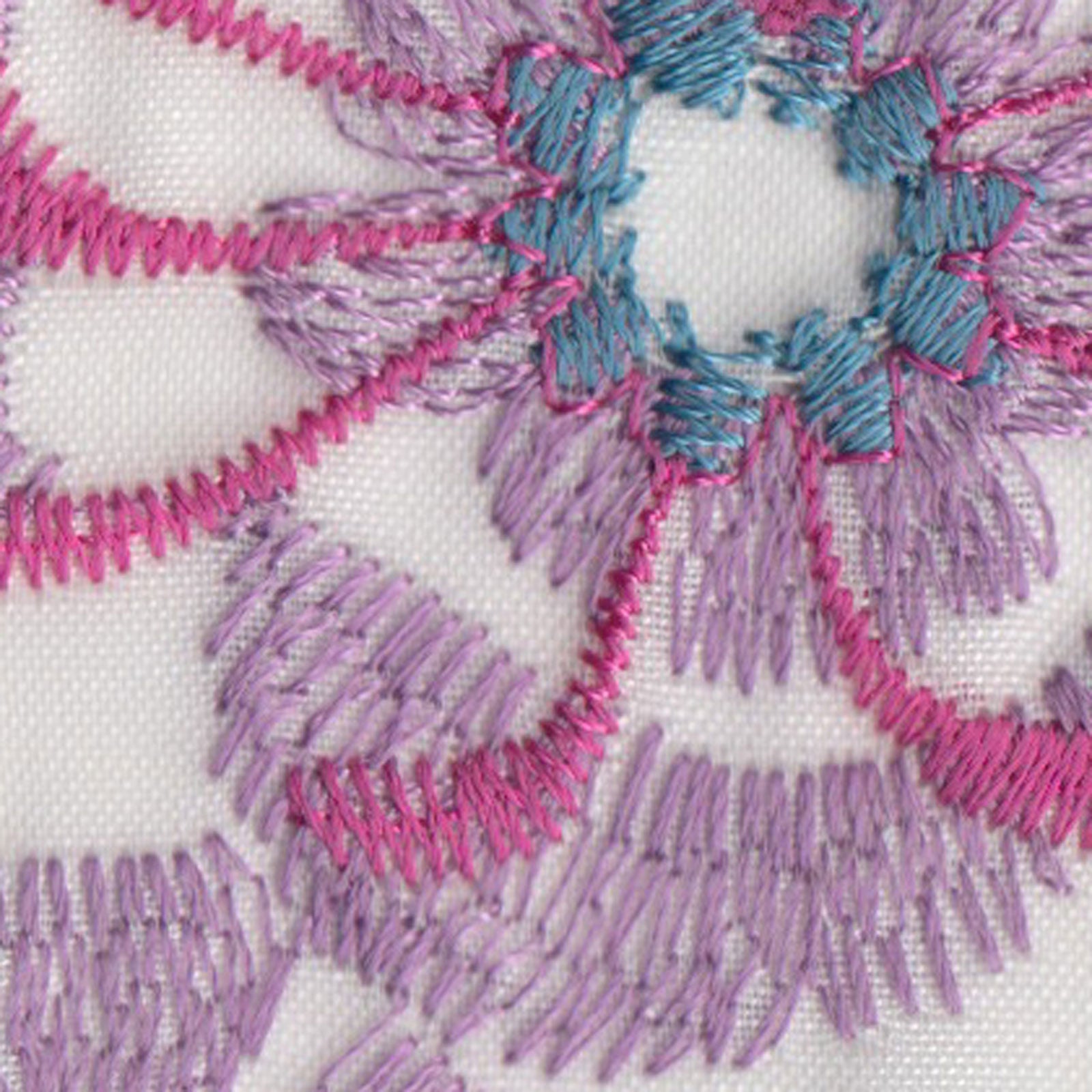 U-5033 Embroideryの画像です