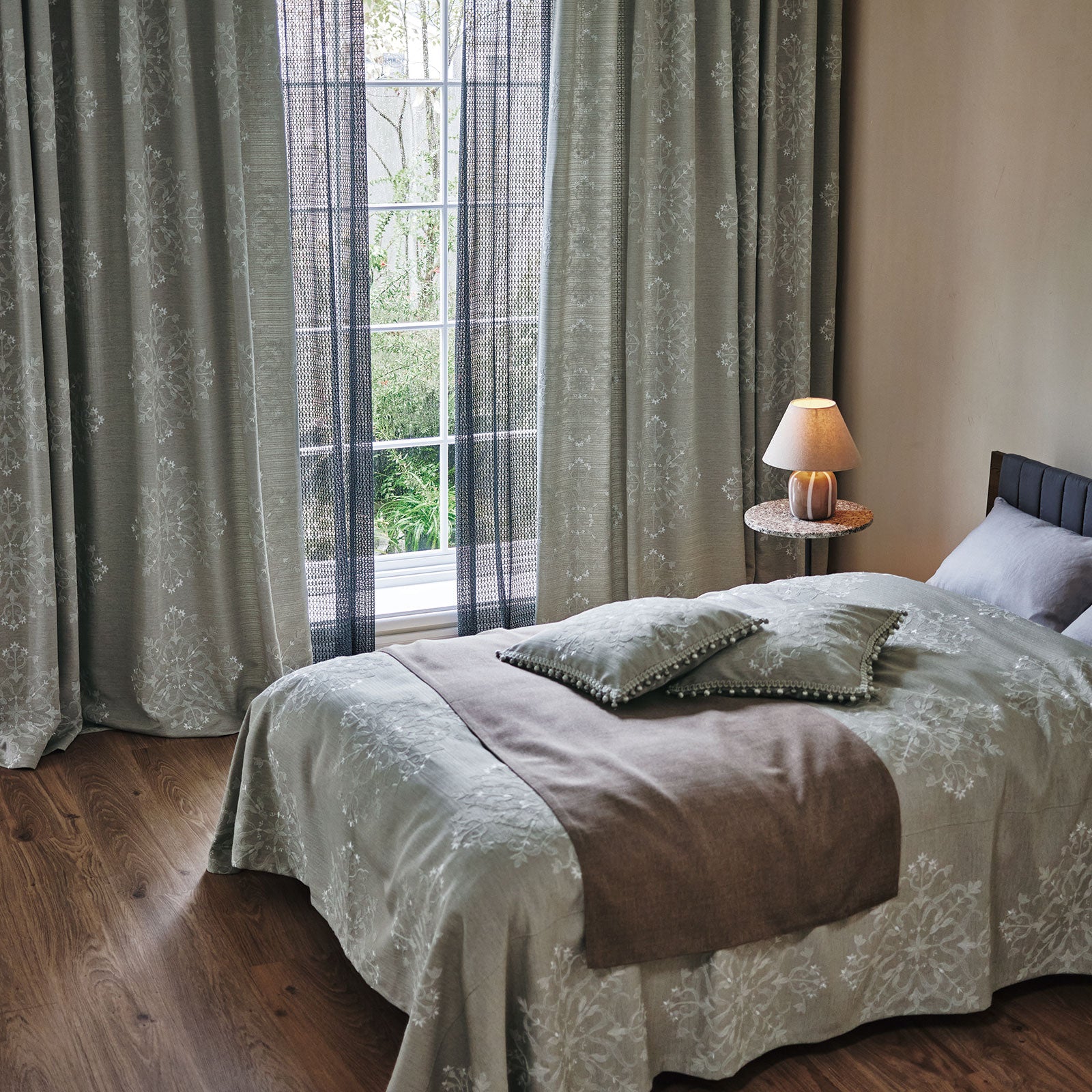 U-5038 Embroideryの画像です