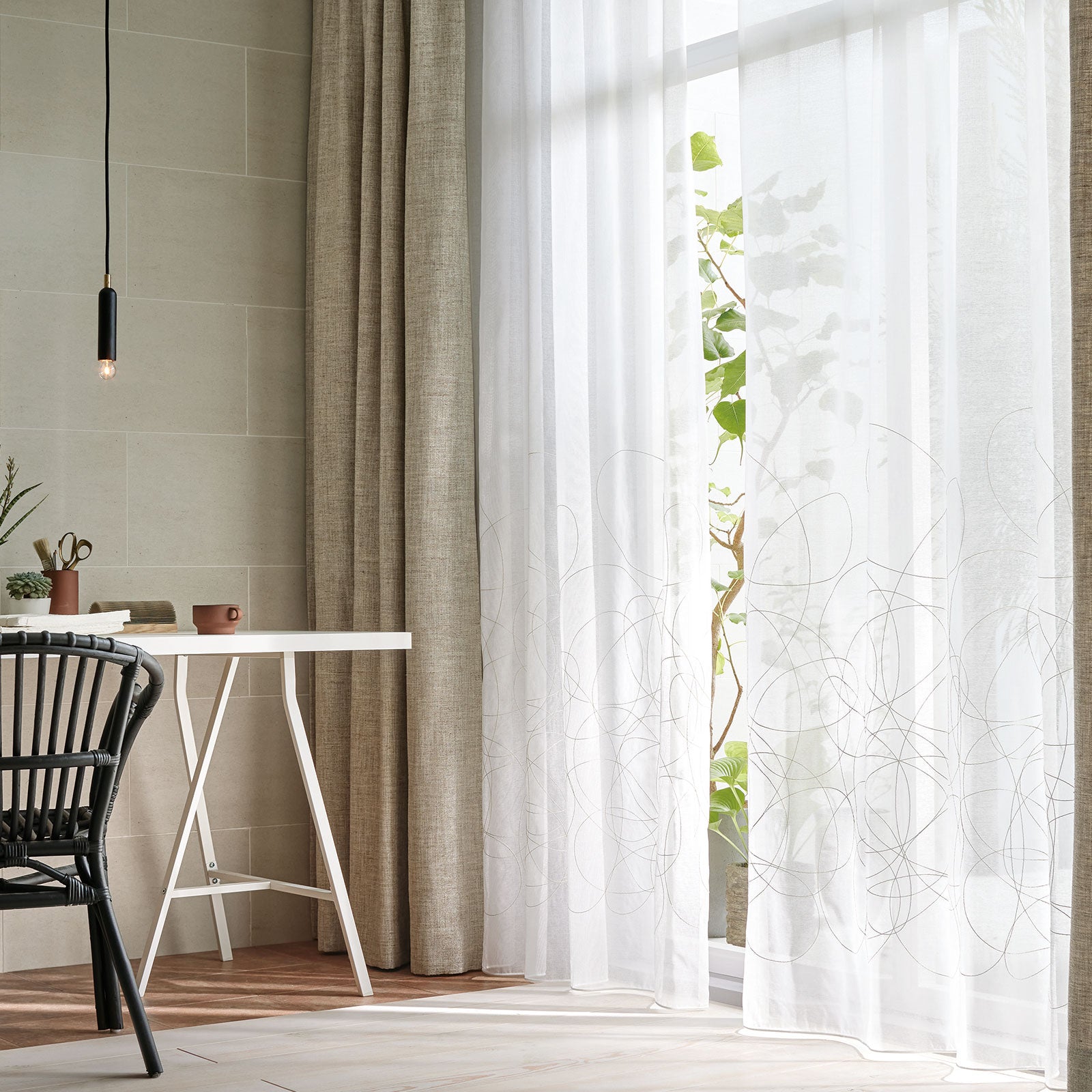 U-5043 Embroideryの画像です