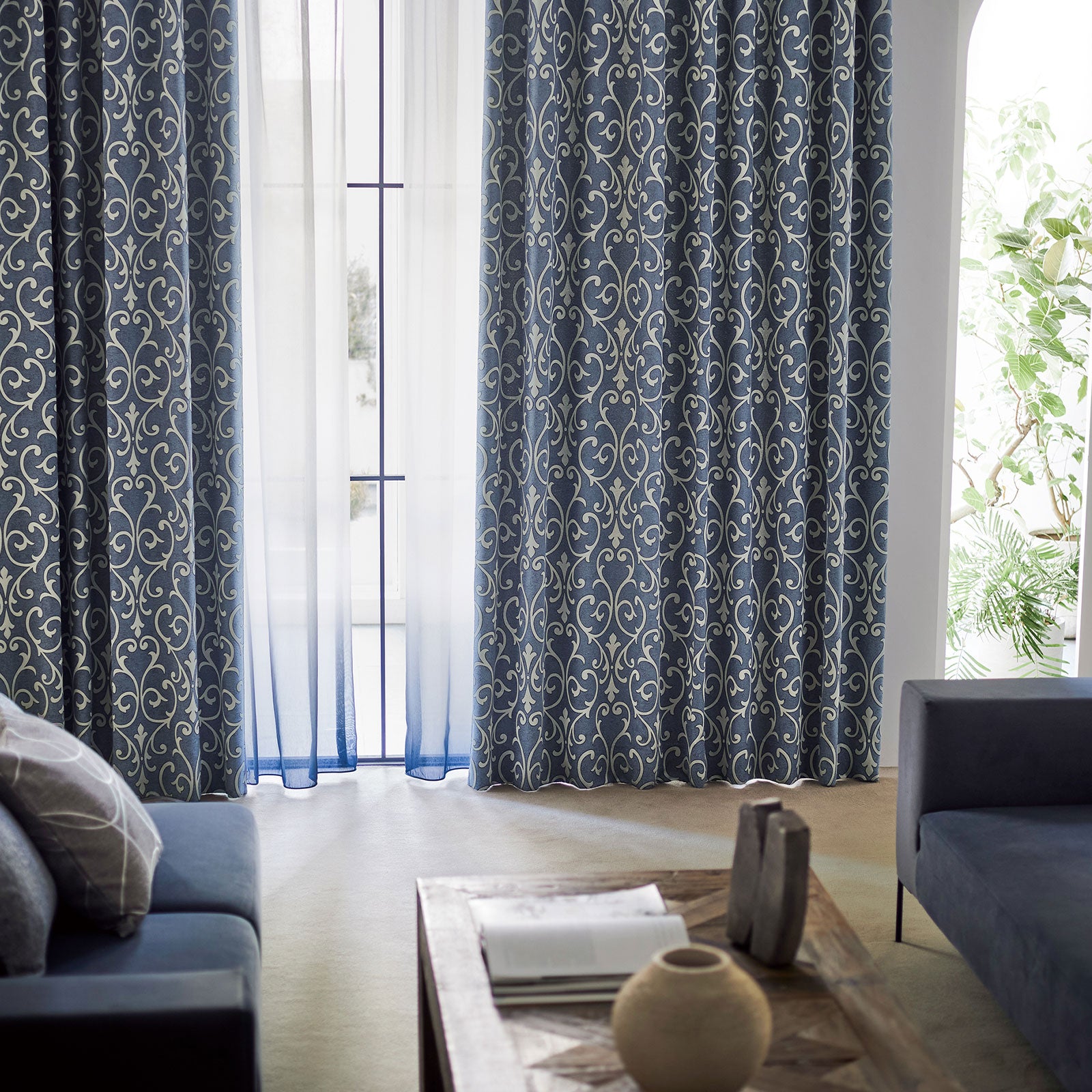 D-8203 Sun shadow（遮光2級）の画像です