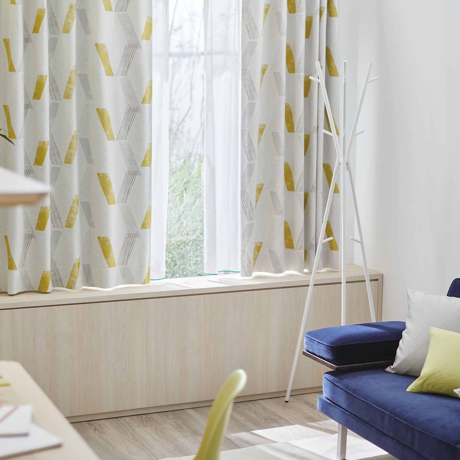 D-8229 Sun shadow（遮光2級）｜株式会社スミノエ インテリア